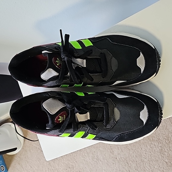 Shoes - Picture 4 of 4